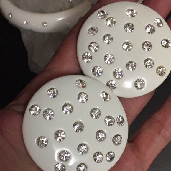 Vintage White Lucite and Rhinestone Bracelets Earring Set - Picture 6 of 6